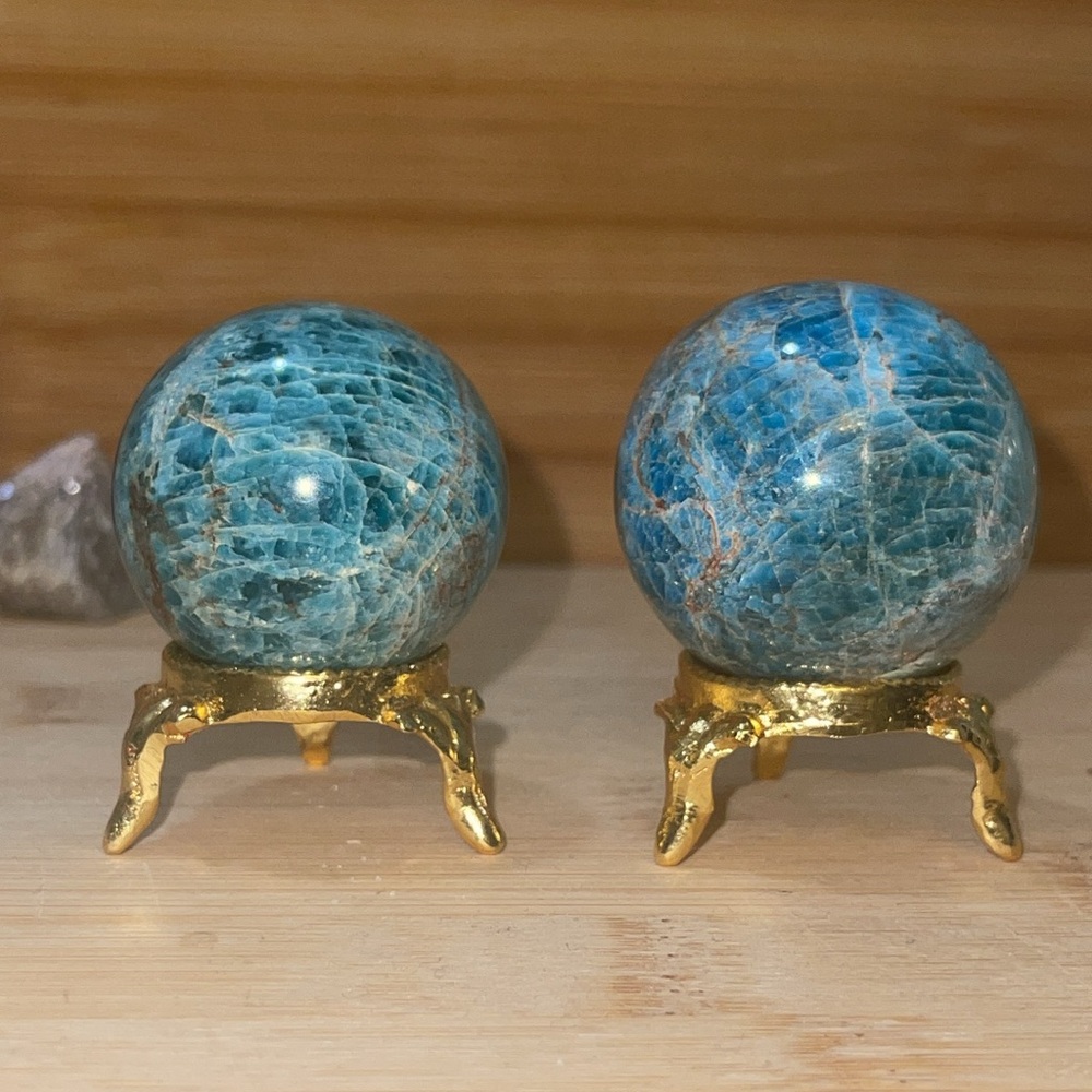 Neon Blue Apatite Sphere 🩵 w/ Gemmy Areas everywhere - Picture 2 of 12